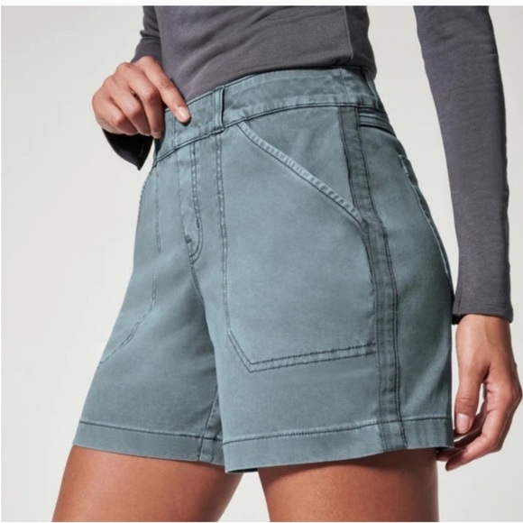 SPANX Stretch Twill Short NWT size S - Picture 1 of 7